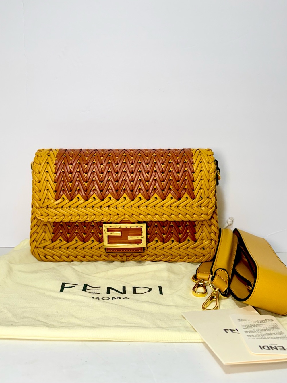 Nwt FENDI Rare interlace Baguette Woven leather Bag Authentic - Picture 11 of 11
